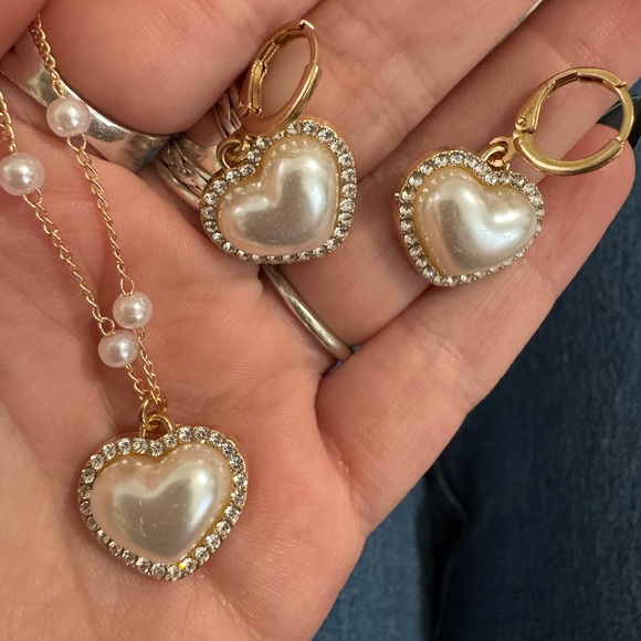 Gold and Pearl Heart Jewelry Set - Picture 1 of 6